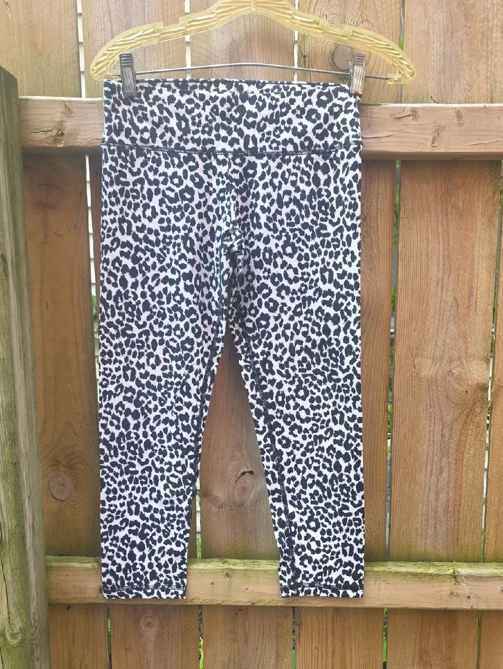 New York & Company Black and White Leopard Print Leggings